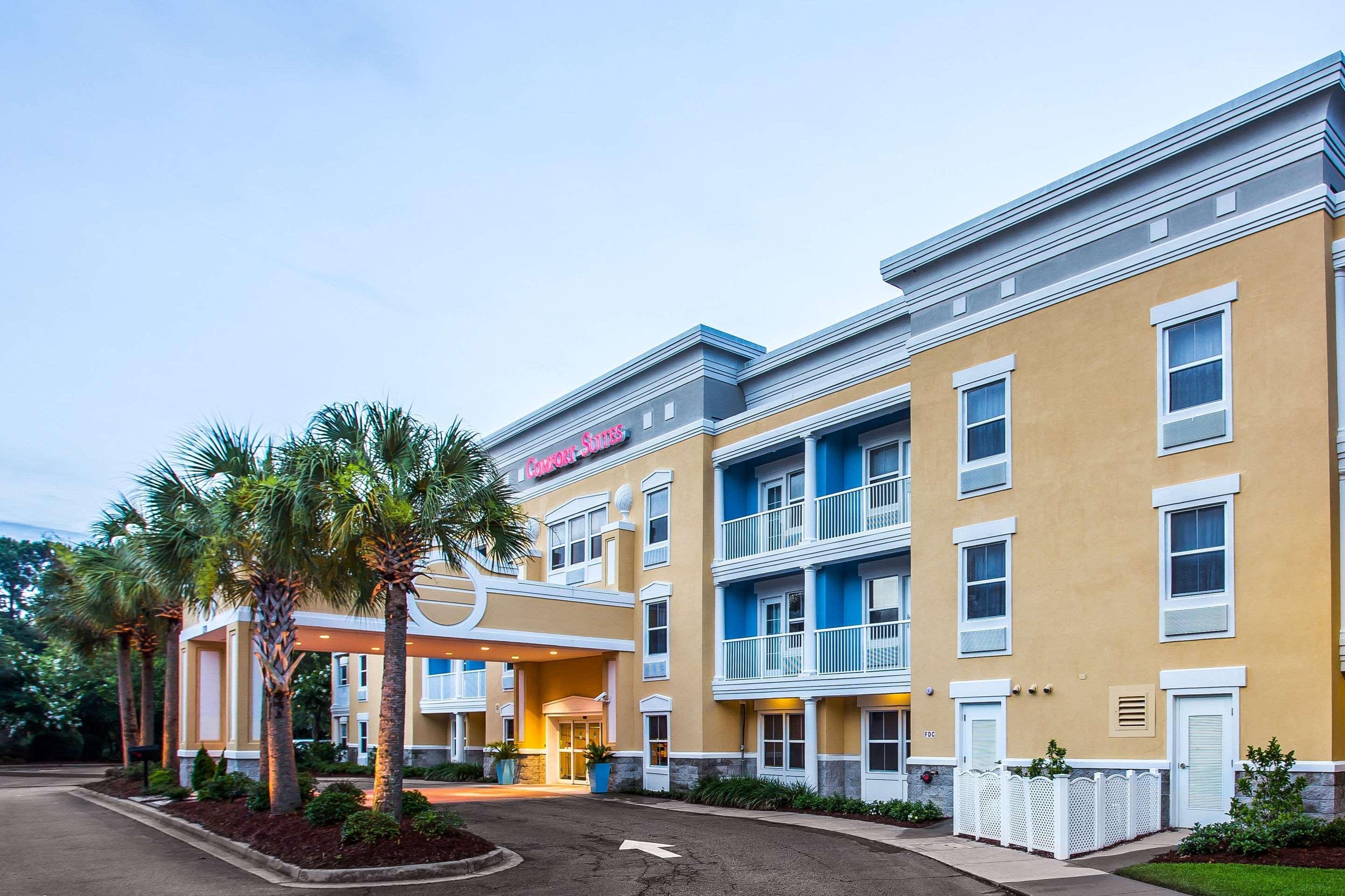 Comfort Suites At Isle Of Palms Connector Mount Pleasant Exterior photo